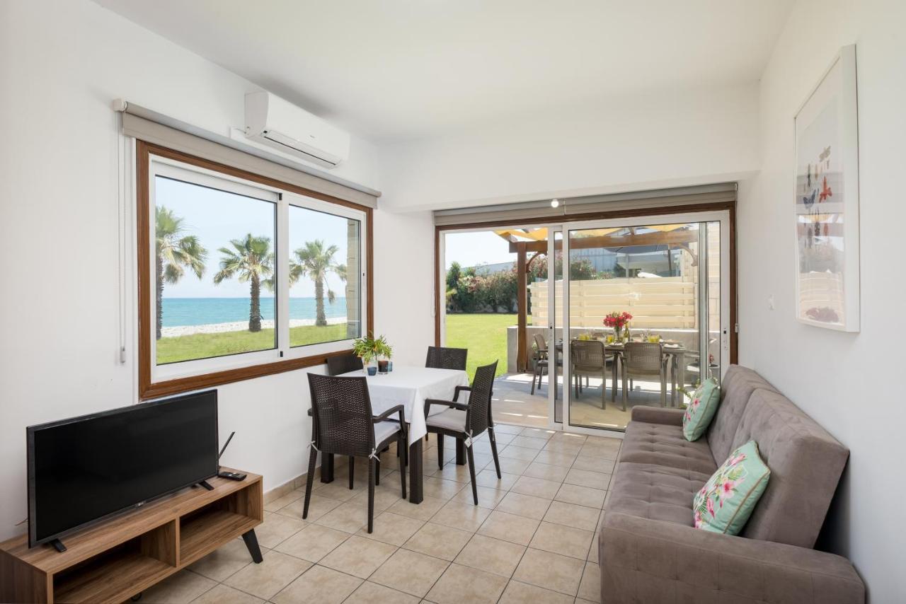 Pebble Beach Apartment Voroklini Exterior foto